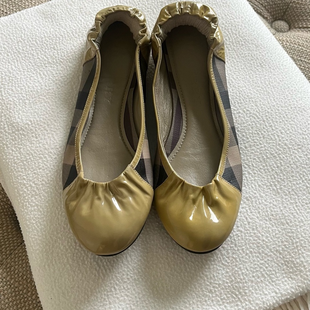 Burberry Flats